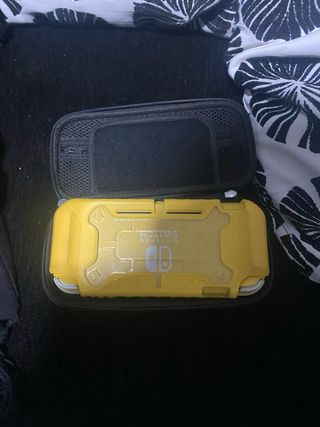 Nintendo Switch Lite Gialla come nuova