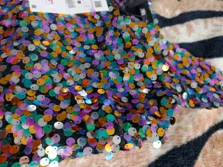 Camiseta lentejuelas ZARA Talla L.