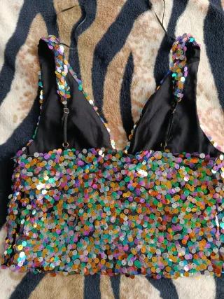 Camiseta lentejuelas ZARA Talla L.