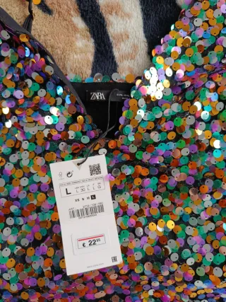 Camiseta lentejuelas ZARA Talla L.