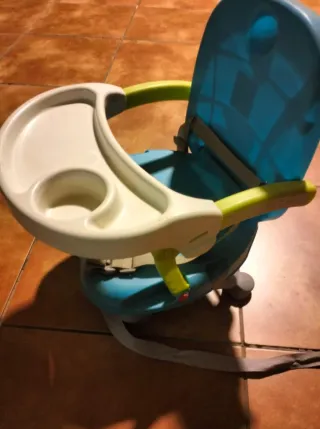 Trona de bebé azul y blanca