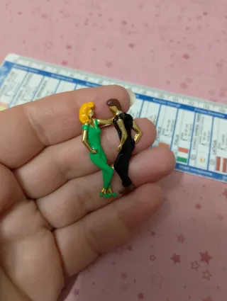 Spilla anni '80 in smalto