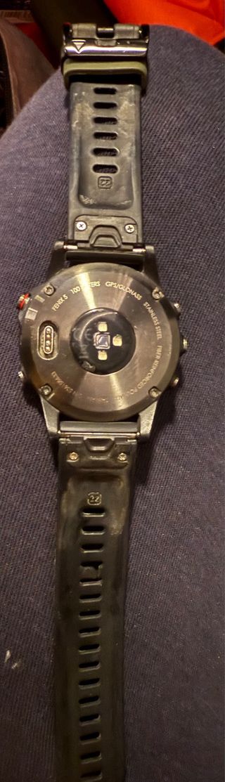 Garmin Fenix 5 Verde/Plata: Orologio sportivo con cinturino verde e dettagli argentati