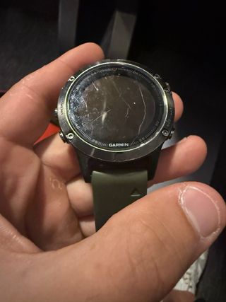 Garmin Fenix 5 Verde/Plata: Orologio sportivo con cinturino verde e dettagli argentati