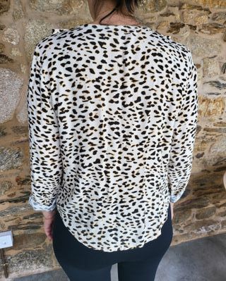 Blusa leopardo con volantes