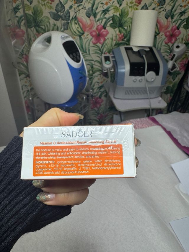 SADOER Vitamina C Suero Antiedad Blanqueador