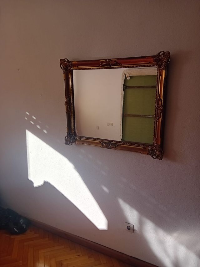 ESPEJO DORADO BISELADO COMO NUEVO 90 x 70, CARTAGE