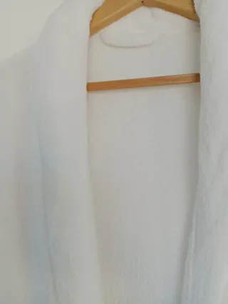 Bata/Albornoz Jysk Talla S/M Blanco