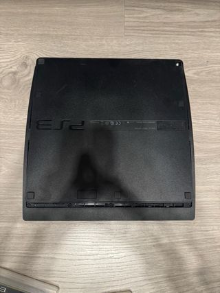 Sony PS3 Slim + Controller e Giochi