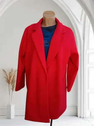 Abrigo rojo elegante