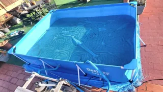 Piscina infantil azul y turquesa