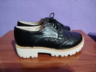 Zapatos negros con brillos,usados una vez