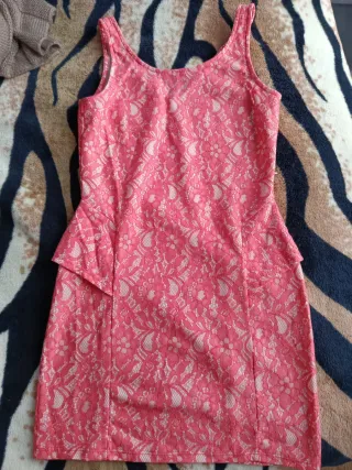 Vestido encaje rosa ajustado