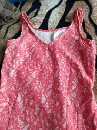 Vestido encaje rosa ajustado