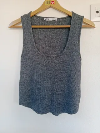 Top Zara punto gris M lana 32%