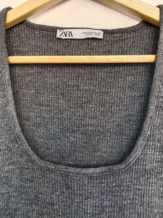 Top Zara punto gris M lana 32%