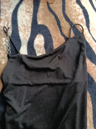 Vestido negro tirantes cadena