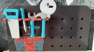 Banco de herramientas de juguete