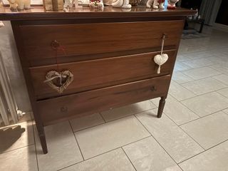 Comò in legno massello