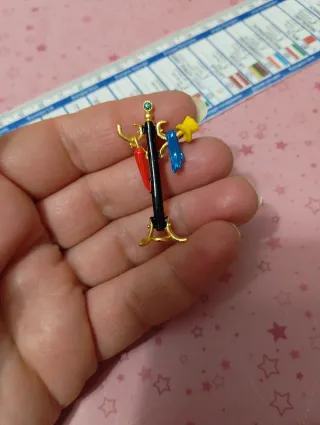 Spilla vintage anni 80 cappotto cappelli