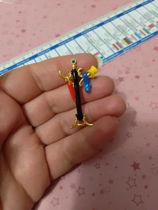 Spilla vintage anni 80 cappotto cappelli