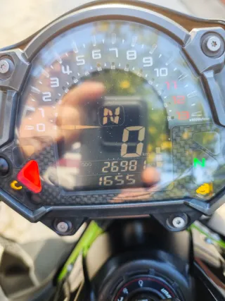 Kawasaki Z900 Full Negra y Verde