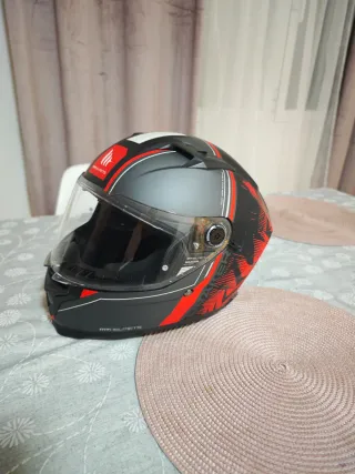 Casco Integral MT Negro y Rojo