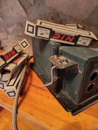 Cine NIC antiguo con cajas