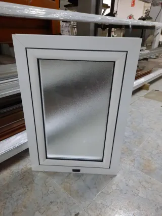 Ventana blanca nueva
