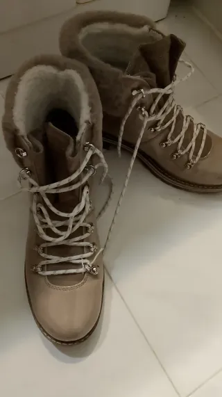 Botas de charol mujer talla 41 crema