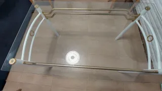 Mesa de cristal templado y forja