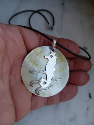 Ciondolo Madreperla e Argento 925 pezzo unico.