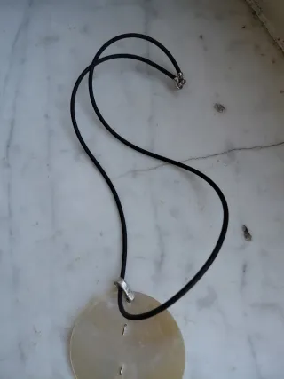 Ciondolo Madreperla e Argento 925 pezzo unico.