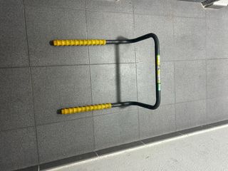 Soporte pared bicicletas amarillo