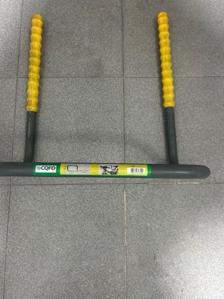 Soporte pared bicicletas amarillo