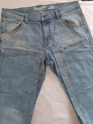 Pantalón Wrangler Slim Straight Azul