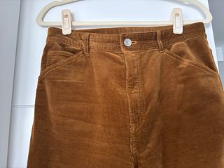 Pantalón pana marrón Massimo Dutti.