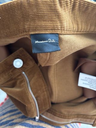 Pantalón pana marrón Massimo Dutti.