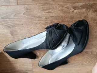 Zapatos de tacón negros talla 40