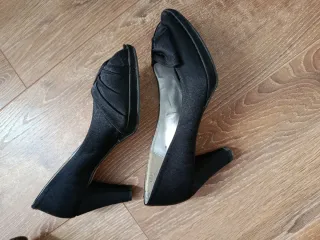 Zapatos de tacón negros talla 40