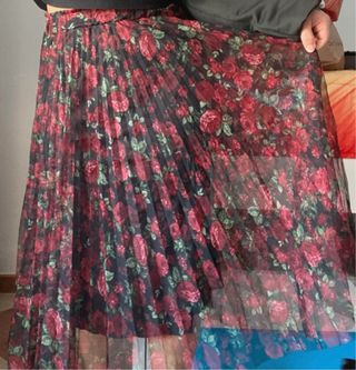 Falda Stradivarius floral XS