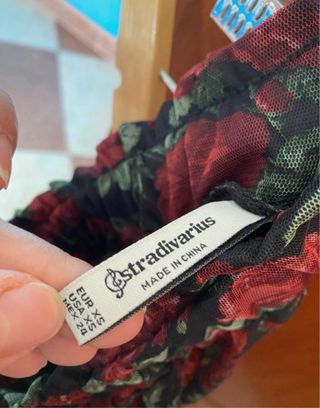 Falda Stradivarius floral XS