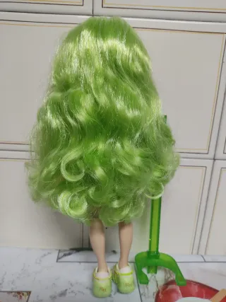 Muñeca Rainbow High pelo verde