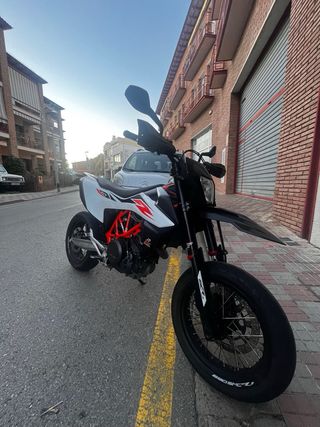 KTM 690 SMC R