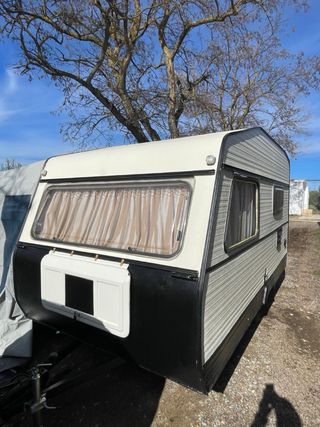 Caravana blanca 750kg