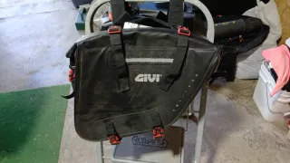 Alforjas Givi para moto