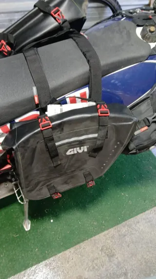 Alforjas Givi para moto