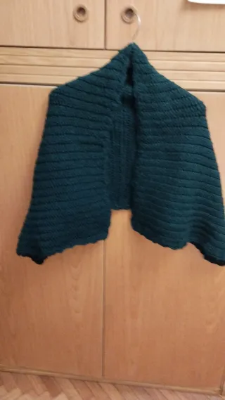 Sciarpa e cappello verde