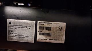 Silla de ruedas eléctrica negra