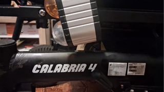 Silla de ruedas eléctrica negra